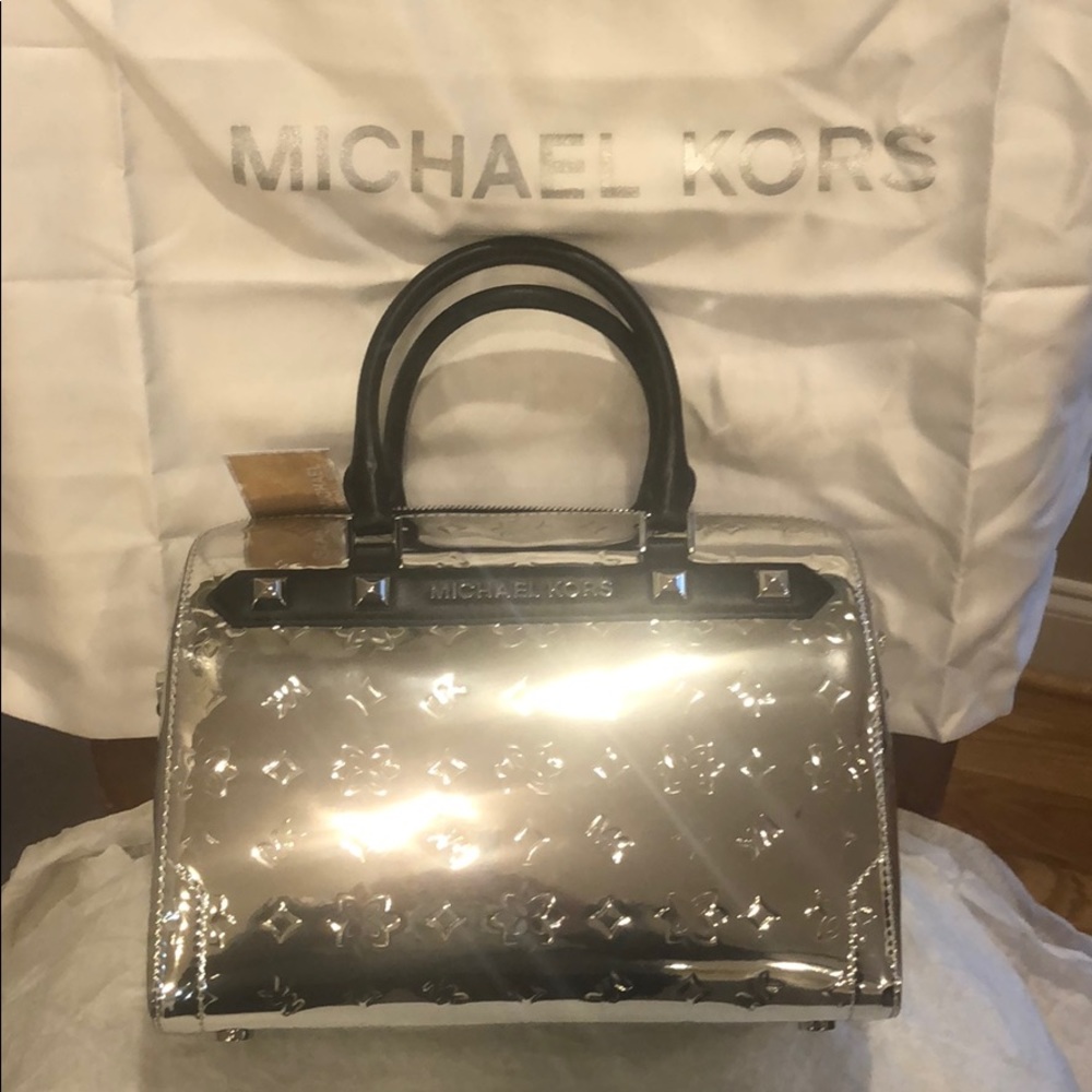 Michael Kors SILVER LG DUFFLE SATCHEL